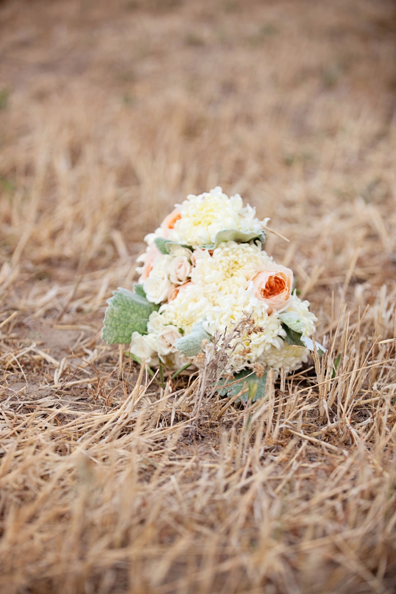 A Blush & Champagne California Barn Wedding via TheELD.com