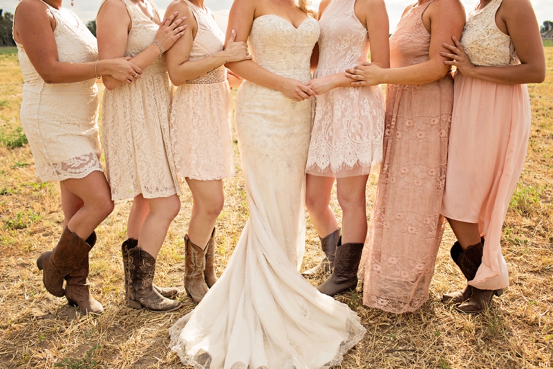 A Blush & Champagne California Barn Wedding via TheELD.com