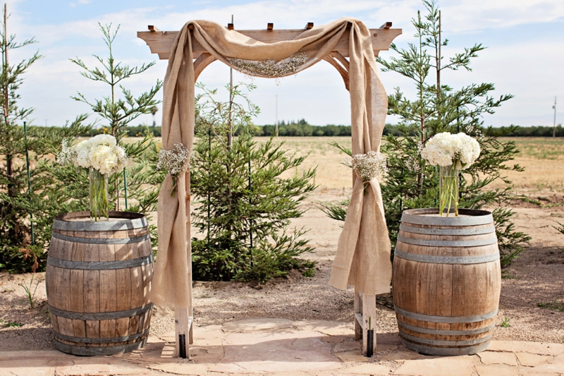 A Blush & Champagne California Barn Wedding via TheELD.com