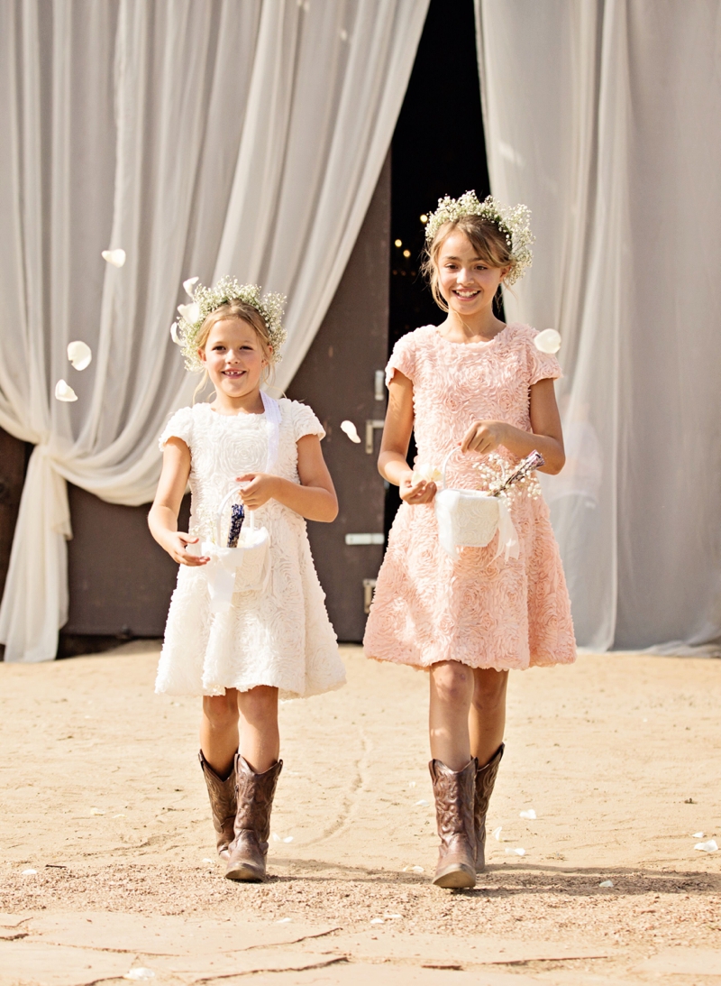 A Blush & Champagne California Barn Wedding via TheELD.com