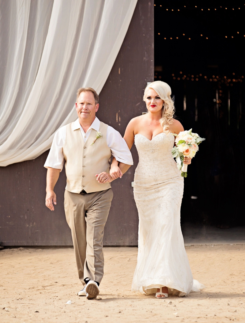 A Blush & Champagne California Barn Wedding via TheELD.com