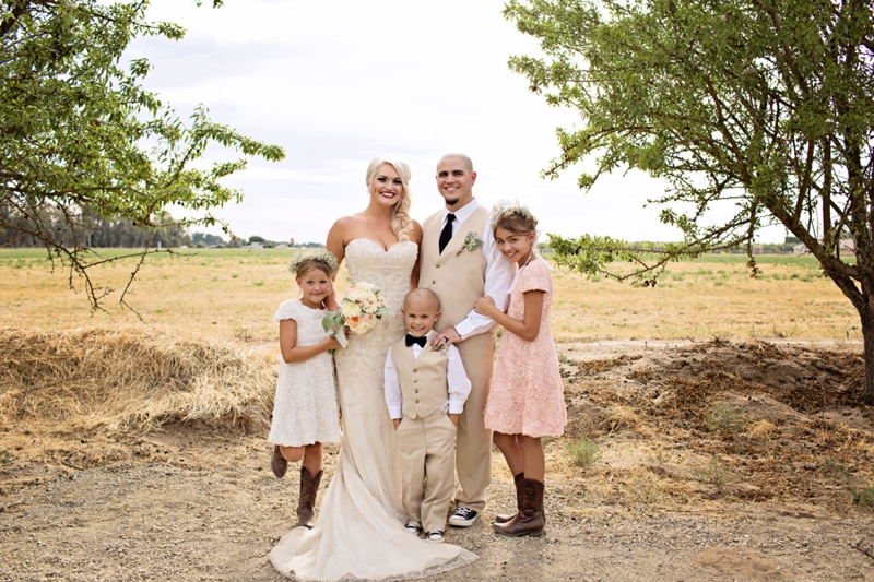 A Blush & Champagne California Barn Wedding via TheELD.com