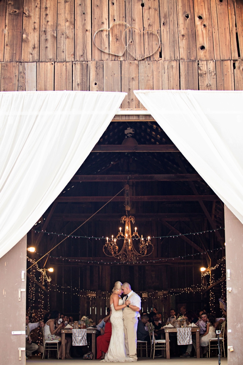 A Blush & Champagne California Barn Wedding via TheELD.com