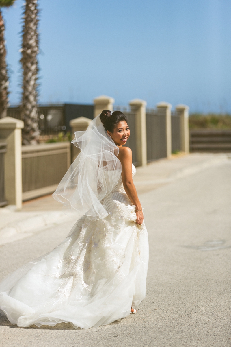 A Candlelit Red & Gold Jacksonville Wedding via TheELD.com