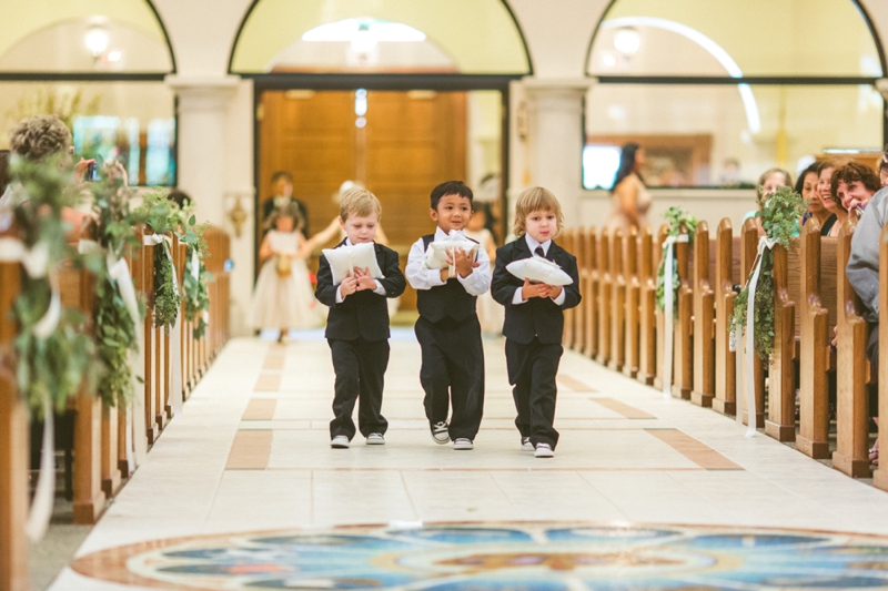 A Candlelit Red & Gold Jacksonville Wedding via TheELD.com