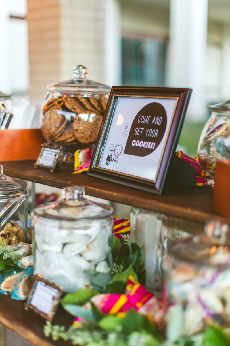 A Candlelit Red & Gold Jacksonville Wedding via TheELD.com