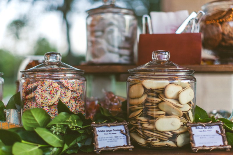 A Candlelit Red & Gold Jacksonville Wedding via TheELD.com