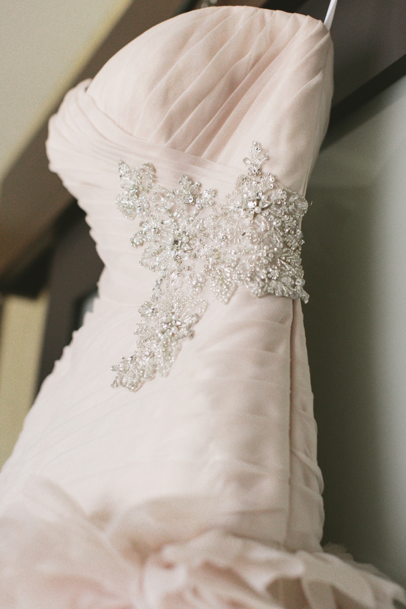 Romantic Blush and Gold Las Vegas Wedding via TheELD.com