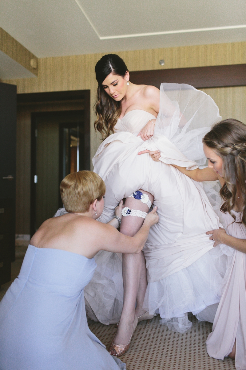 Romantic Blush and Gold Las Vegas Wedding via TheELD.com