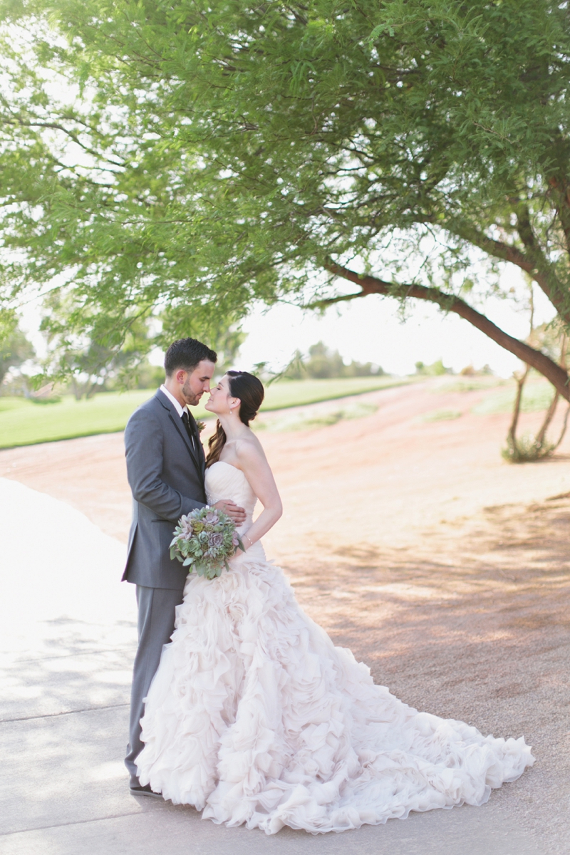 Romantic Blush and Gold Las Vegas Wedding via TheELD.com