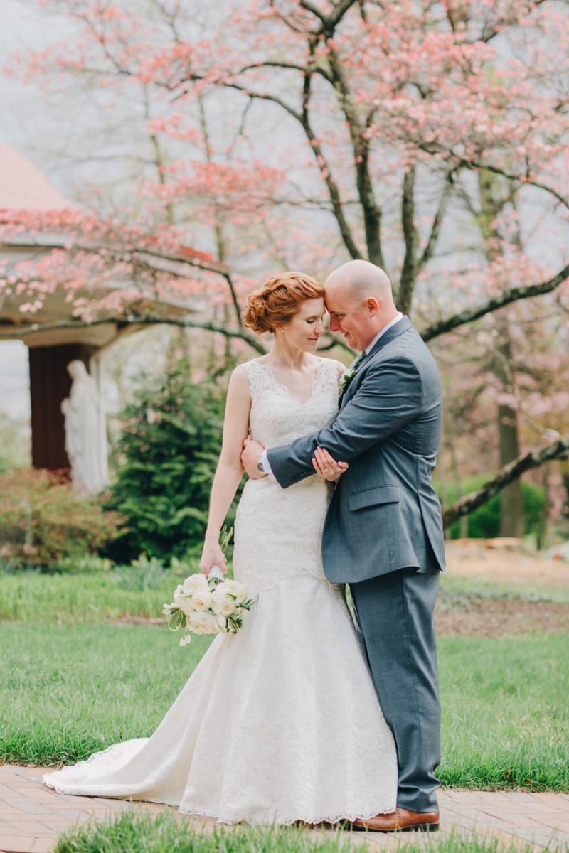 Vintage Elegant Lavender Wedding via TheELD.com