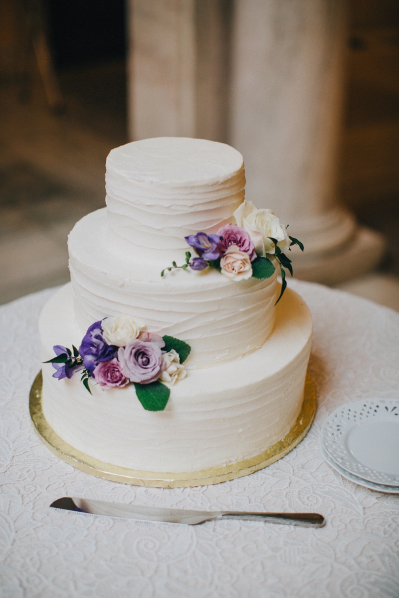 Vintage Elegant Lavender Wedding via TheELD.com