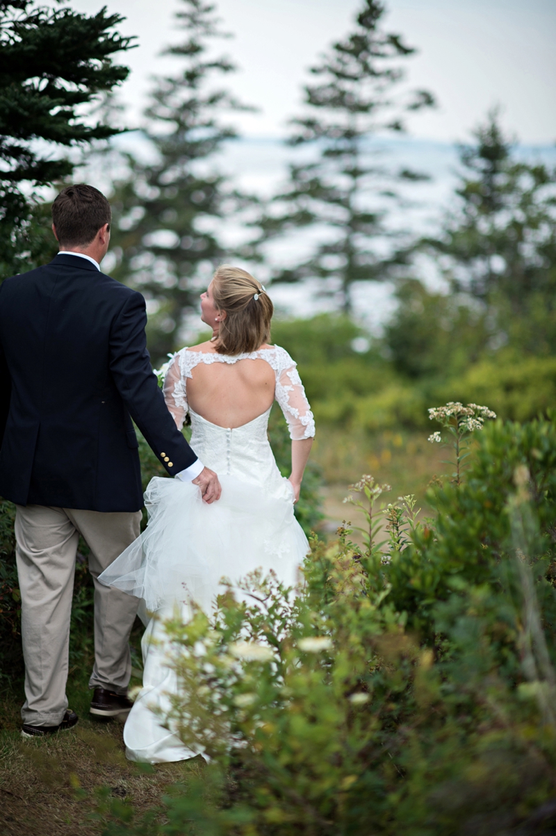 A Pink & Navy Maine Wedding via TheELD.com