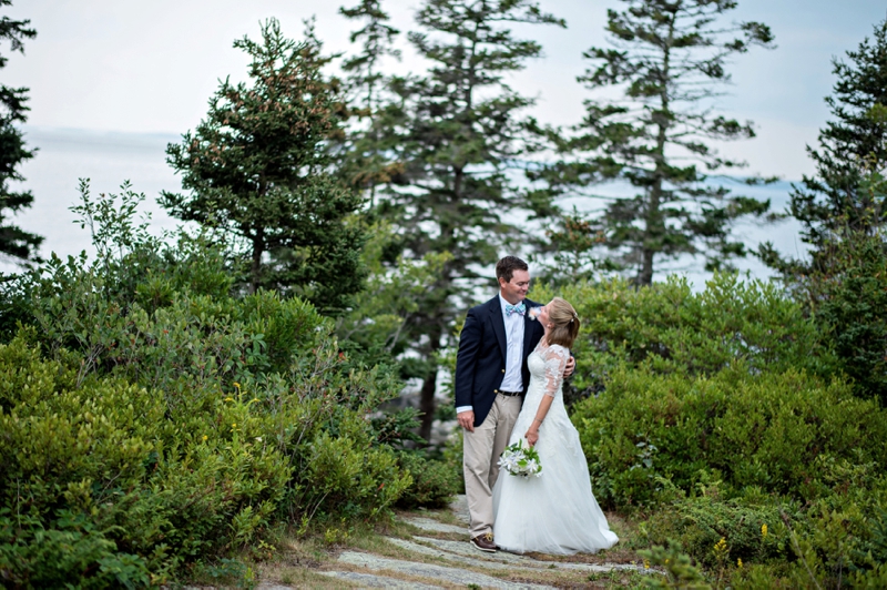 A Pink & Navy Maine Wedding via TheELD.com