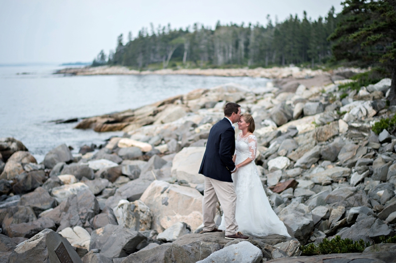 A Pink & Navy Maine Wedding via TheELD.com