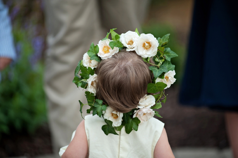 A Pink & Navy Maine Wedding via TheELD.com