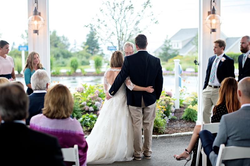 A Pink & Navy Maine Wedding via TheELD.com