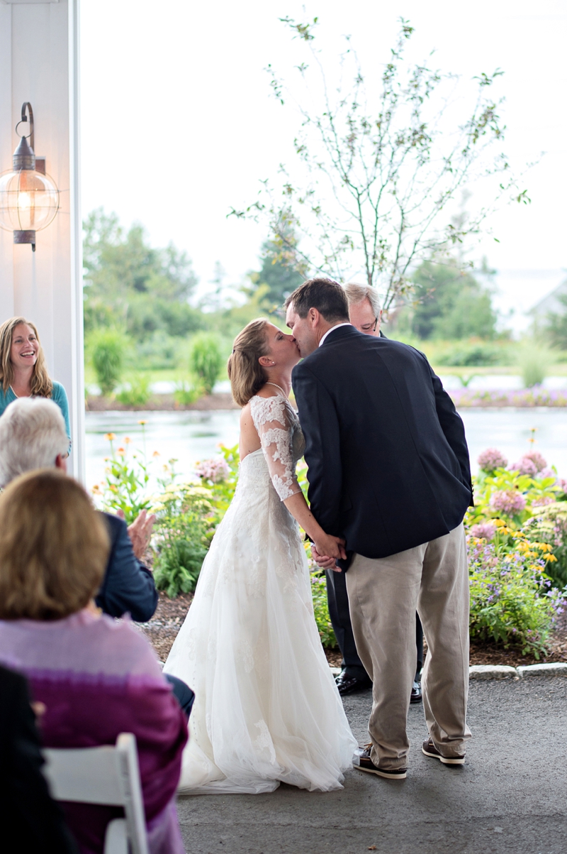 A Pink & Navy Maine Wedding via TheELD.com