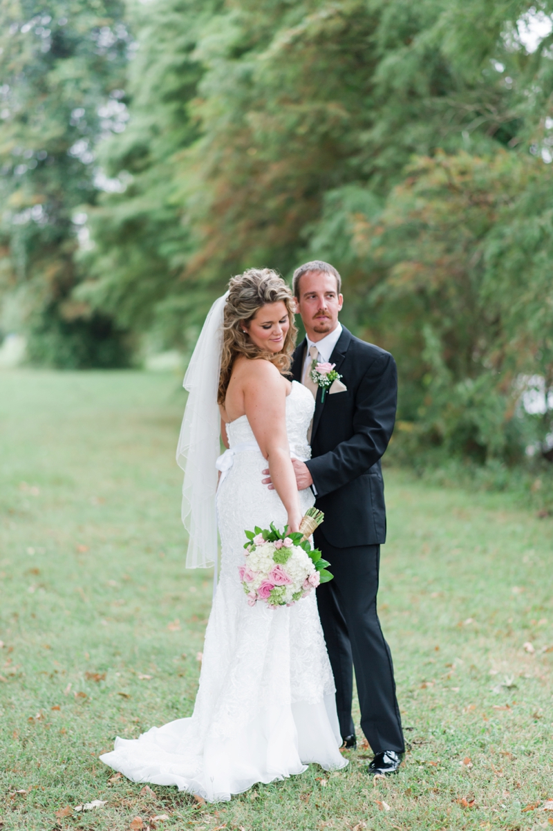 Elegant North Carolina Pink and Gold Wedding via TheELD.com