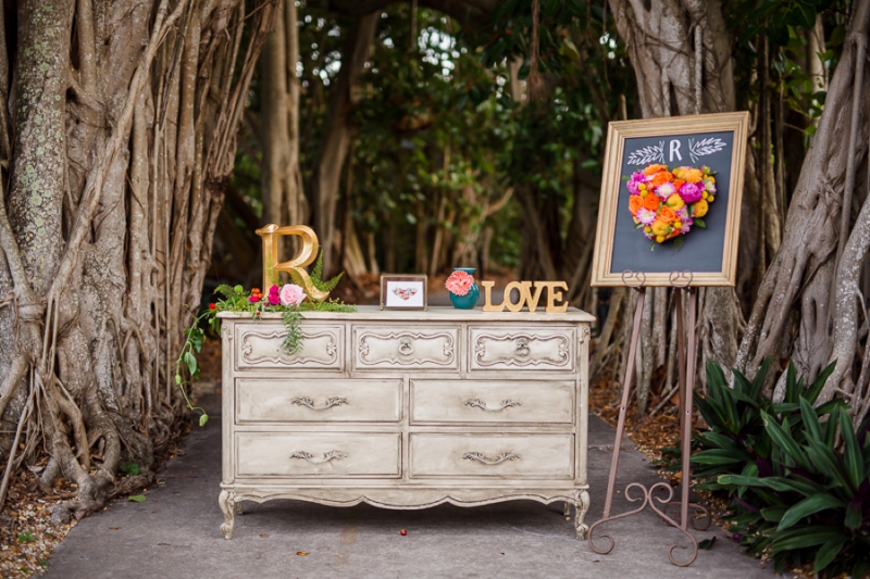 Botanical Bridal Shower Ideas via TheELD.com