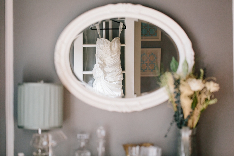 Classic Peach and Navy Chicago Wedding via TheELD.com