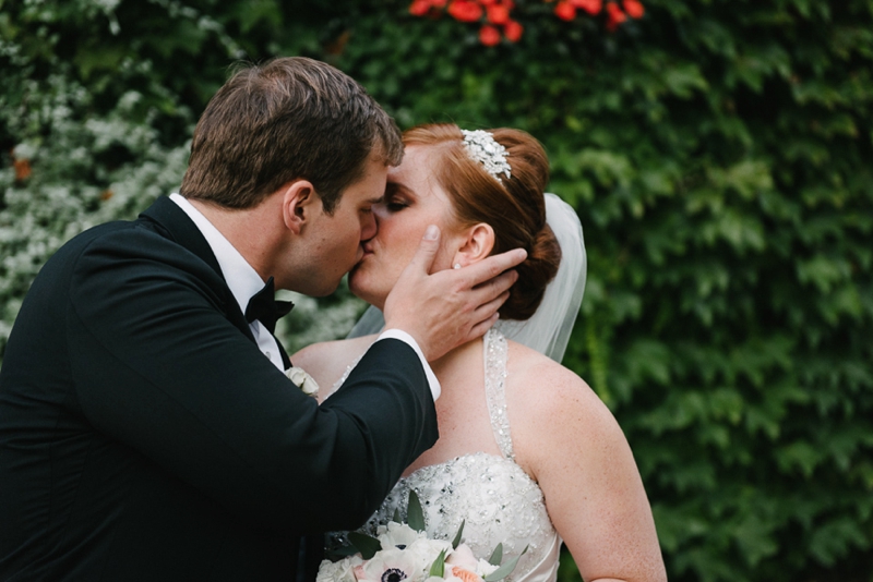 Classic Peach and Navy Chicago Wedding via TheELD.com