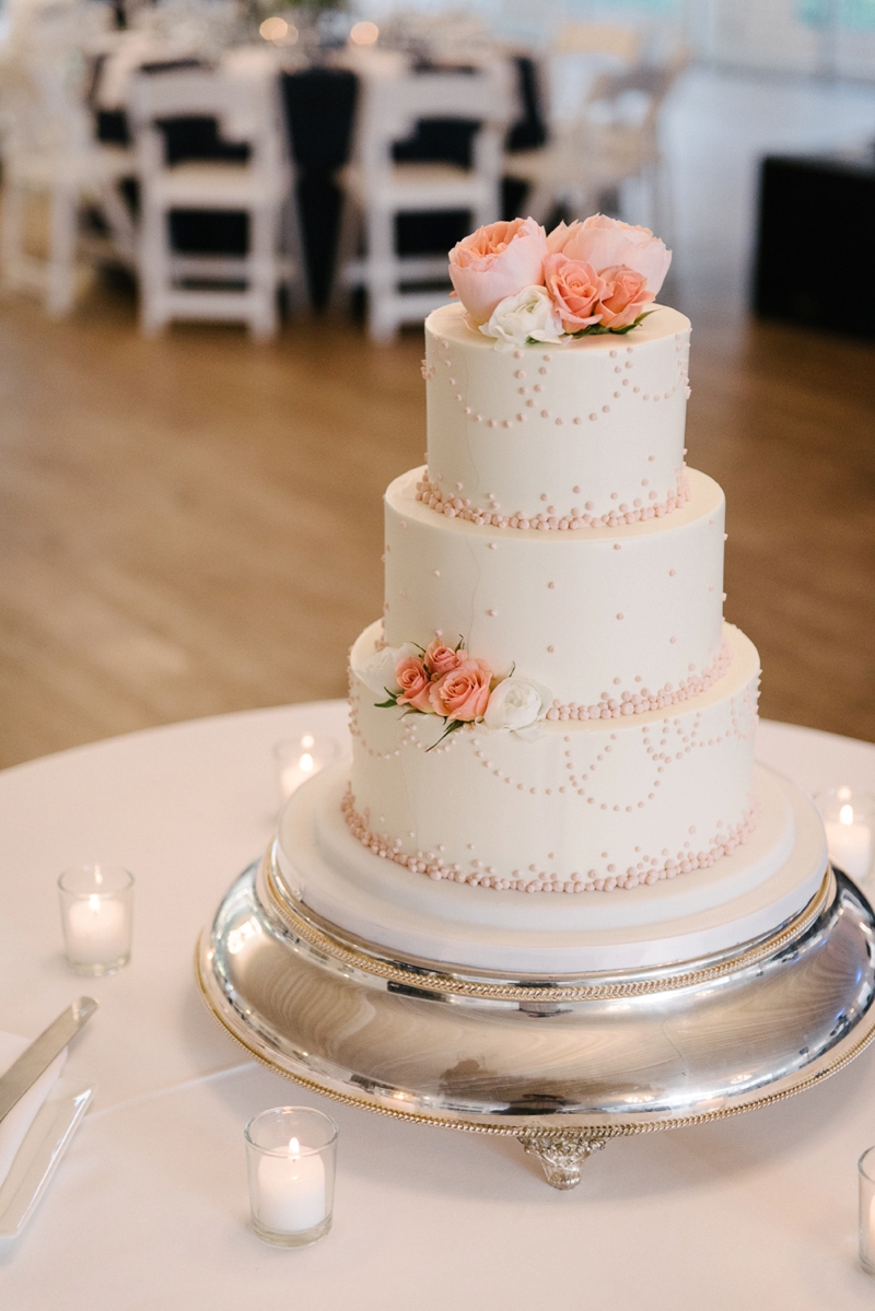 Classic Peach and Navy Chicago Wedding via TheELD.com