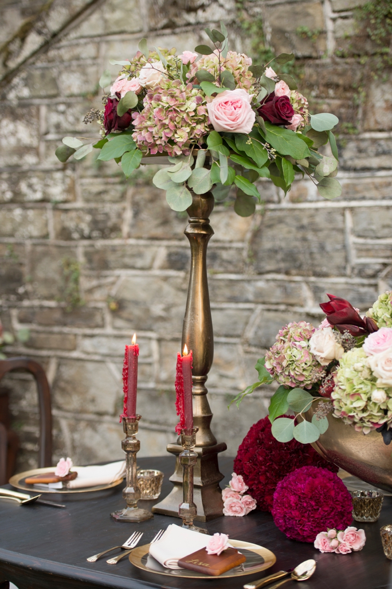 Romantic & Elegant Red Wedding Ideas via TheELD.com