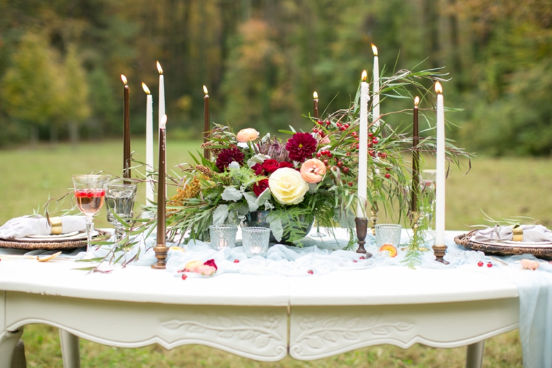 Romantic Red and Blue Wedding Inspiration via TheELD.com