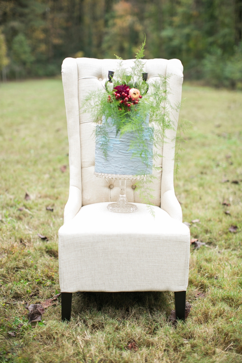 Romantic Red and Blue Wedding Inspiration via TheELD.com