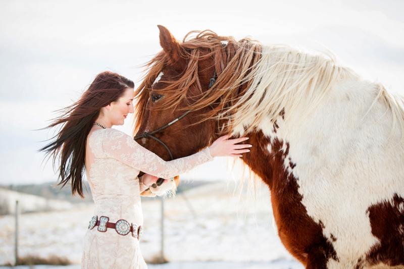 Rustic Elegant Winter Wedding Ideas via TheELD.com