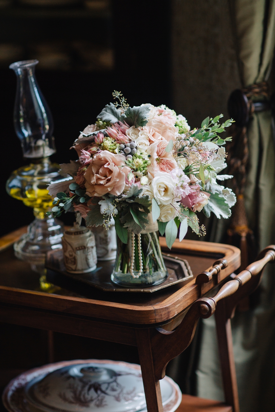 A Blush & Champagne Georgia Wedding via TheELD.com