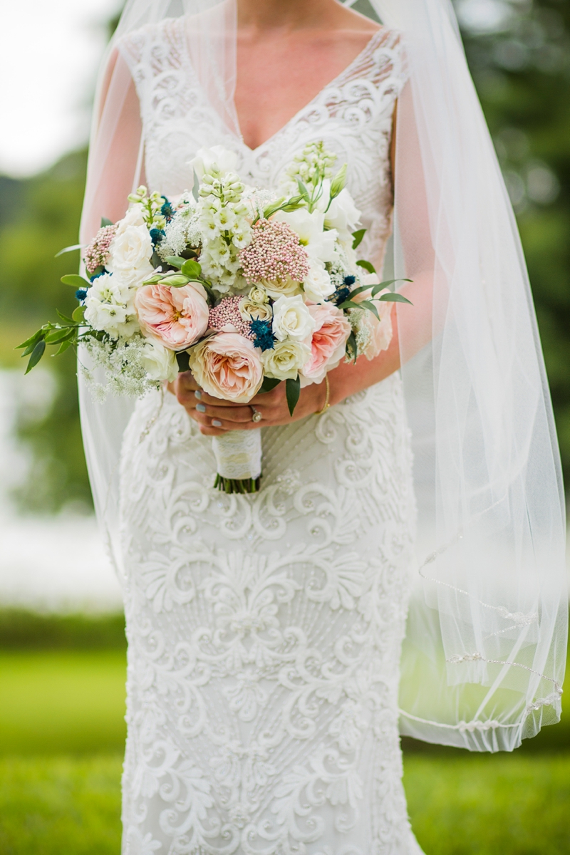 A Blush and Gold Lake Mary Wedding via TheELD.com