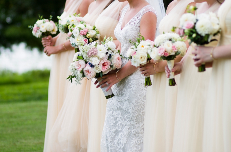 Blush and white bouquets