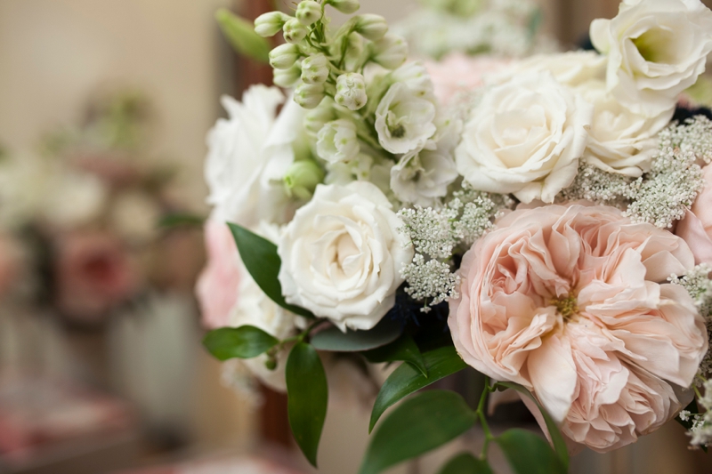 A Blush and Gold Lake Mary Wedding via TheELD.com