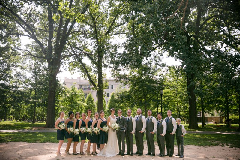 A Navy and Peach DC Wedding via TheELD.com