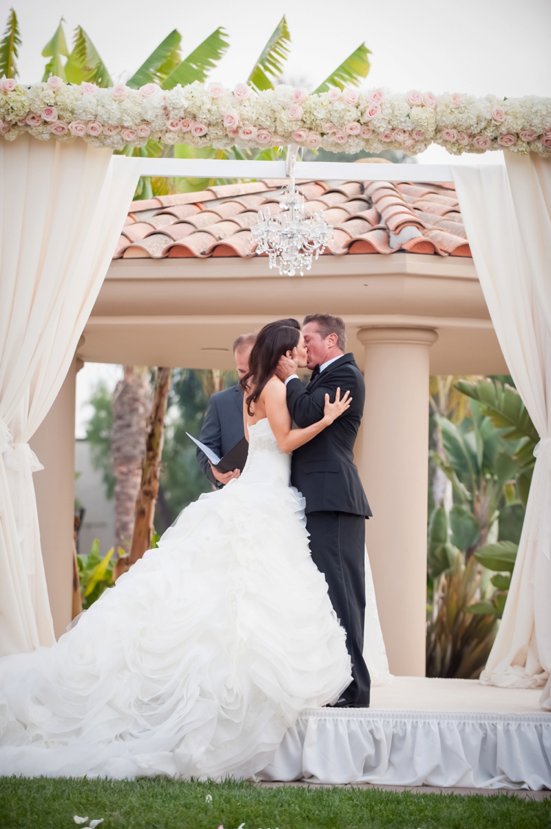 Glamorous Pink & White California Wedding via TheELD.com