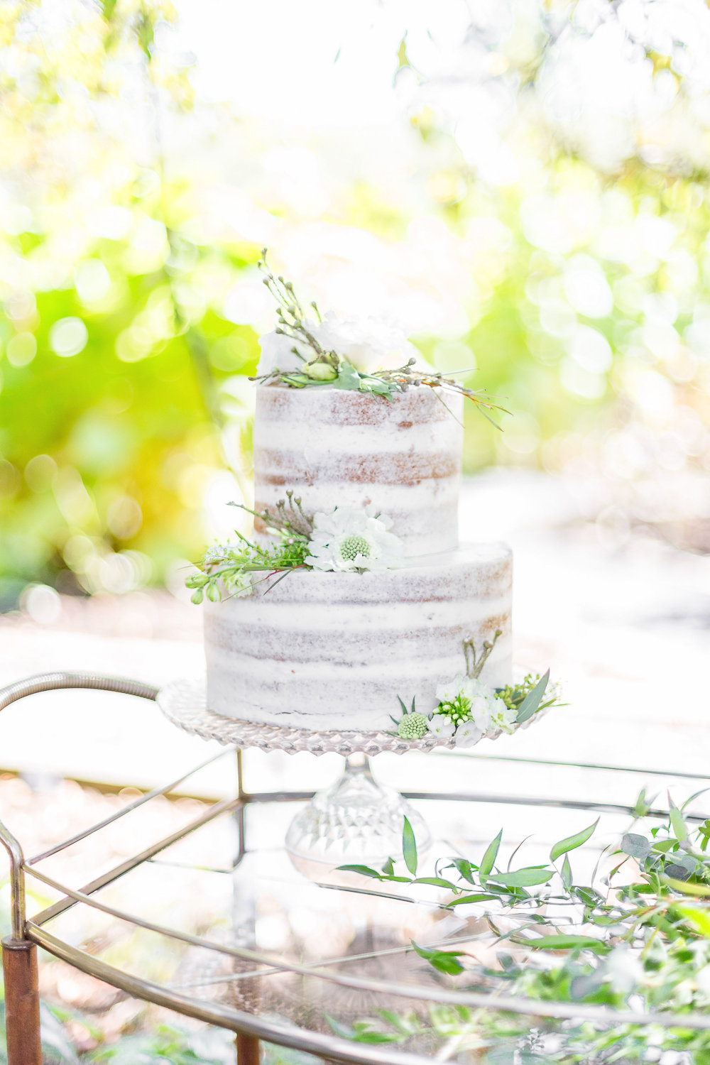 Green & White Organic Wedding Ideas via TheELD.com