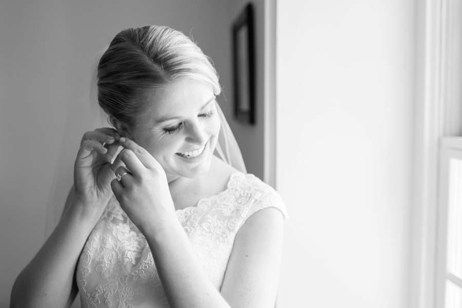 A Classic Navy and Yellow Maryland Wedding via TheELD.com