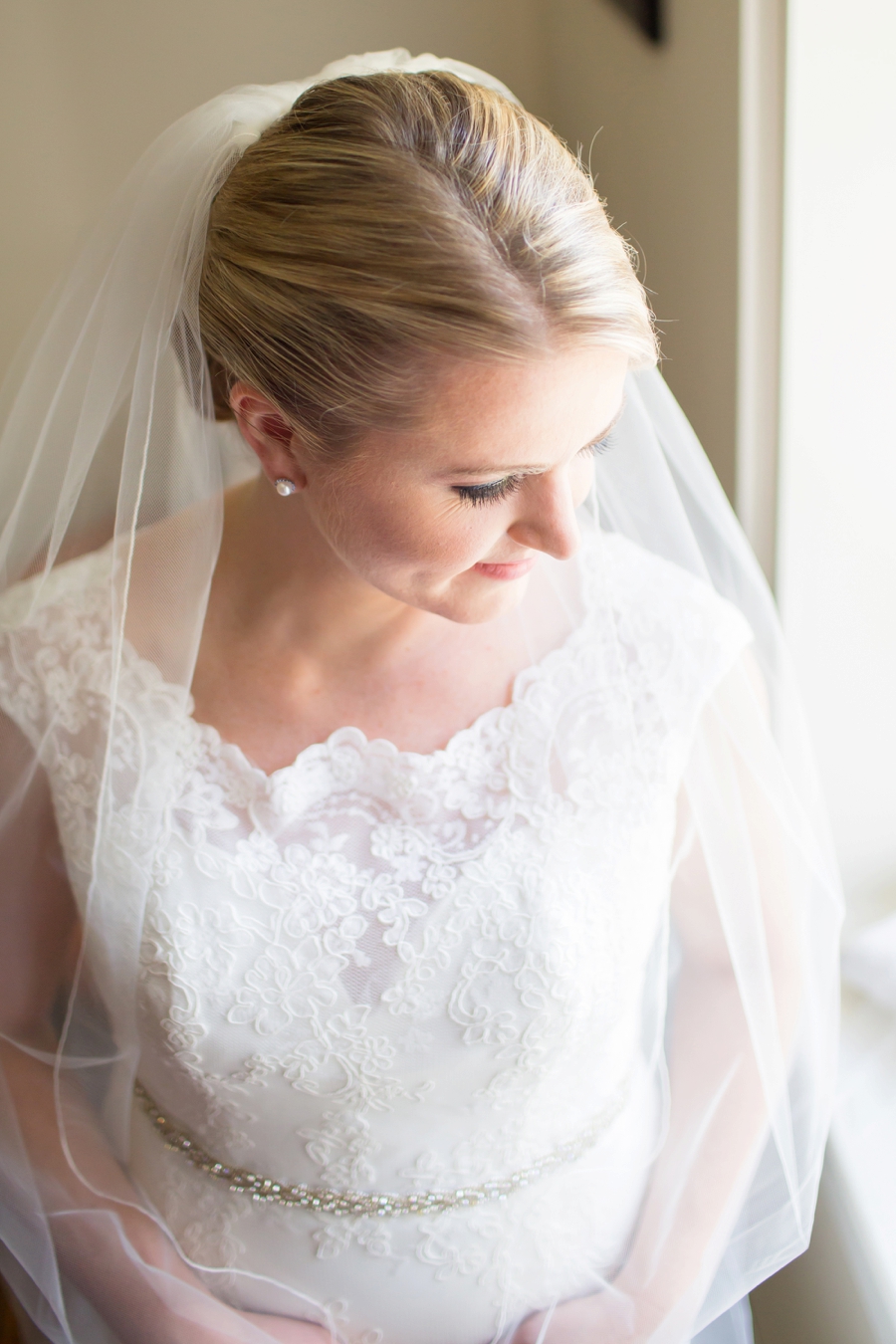 A Classic Navy and Yellow Maryland Wedding via TheELD.com