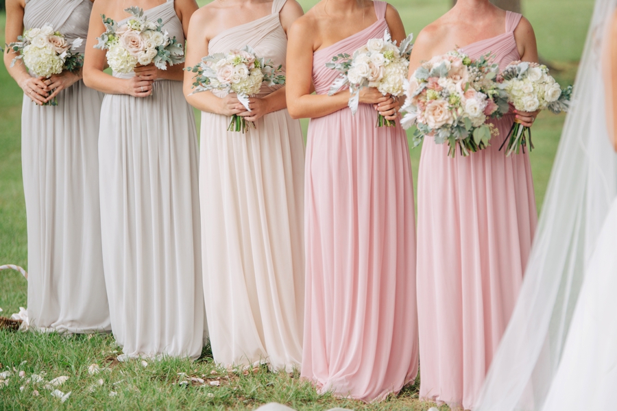 A Blush & Champagne Georgia Wedding via TheELD.com