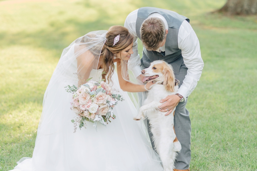 A Blush & Champagne Georgia Wedding via TheELD.com