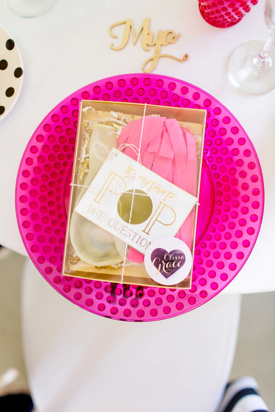 A Kate Spade Inspired Donut Bridesmaid Brunch via TheELD.com