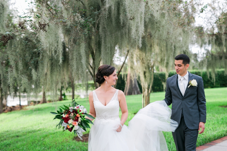 A Rustic & Romantic Red Wedding via TheELD.com