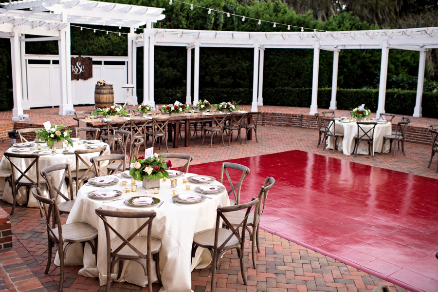 A Rustic & Romantic Red Wedding via TheELD.com