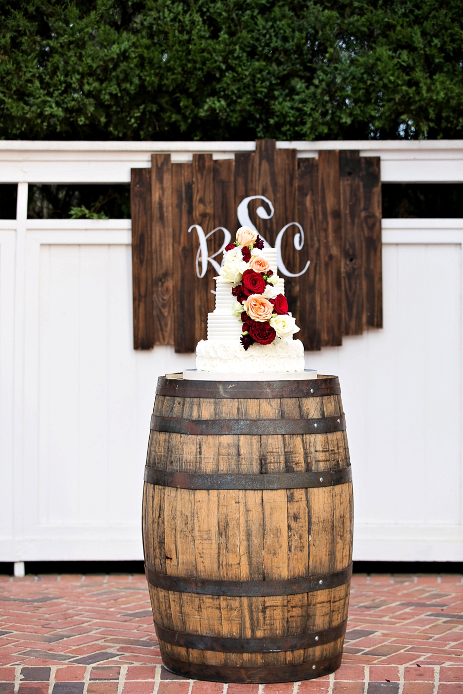 A Rustic & Romantic Red Wedding via TheELD.com