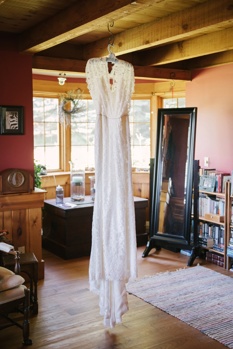 Vintage Rustic Michigan Wedding at Snow Moon Ranch via TheELD.com