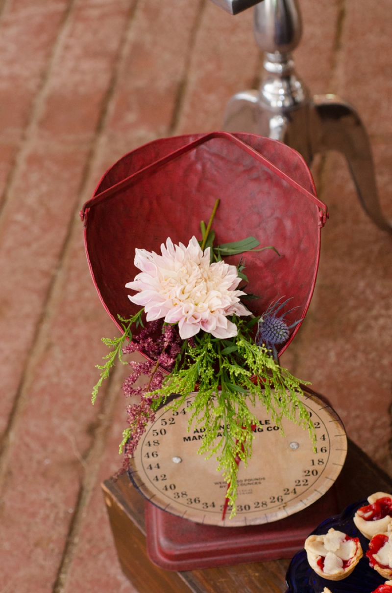 Summer Inspired Rustic Wedding Ideas via TheELD.com