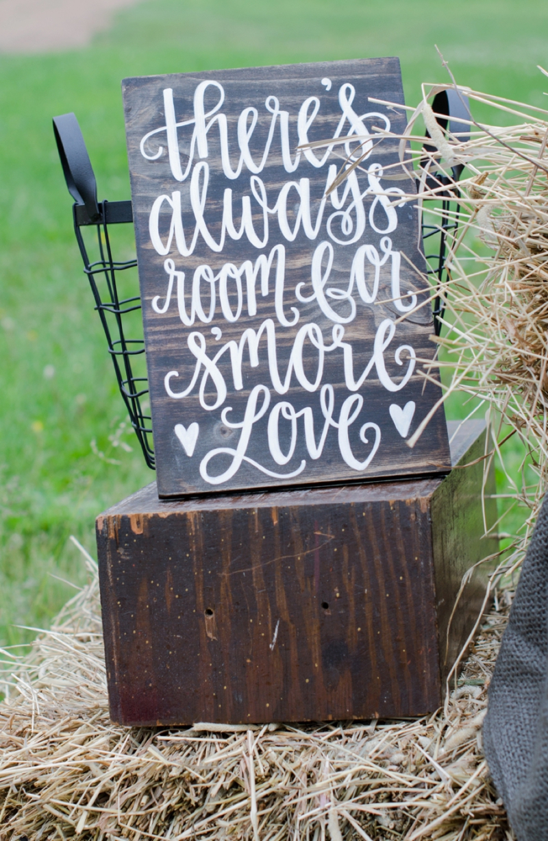 Summer Inspired Rustic Wedding Ideas via TheELD.com