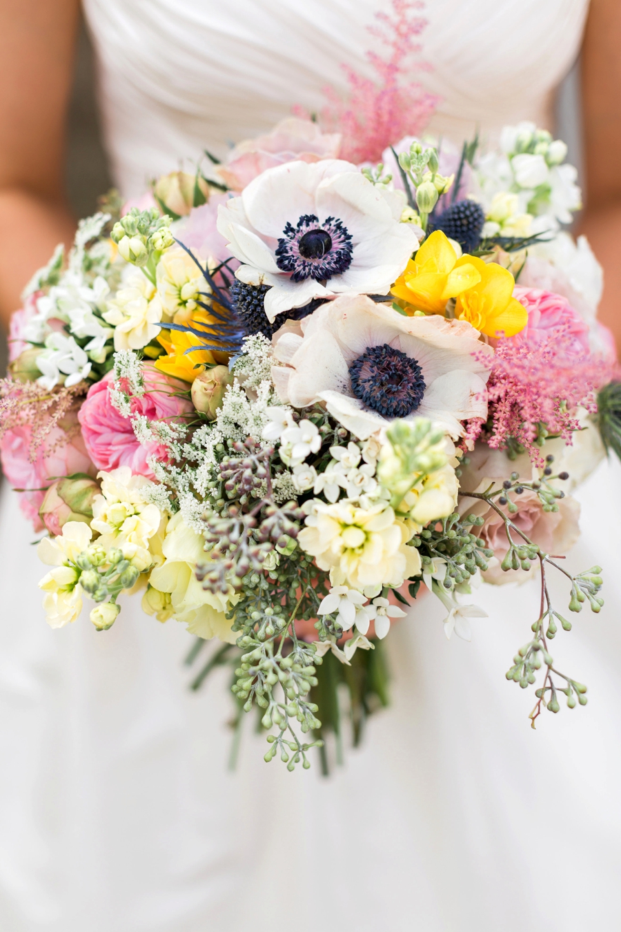 Chic, Elegant Navy and White Georgia Wedding via TheELD.com